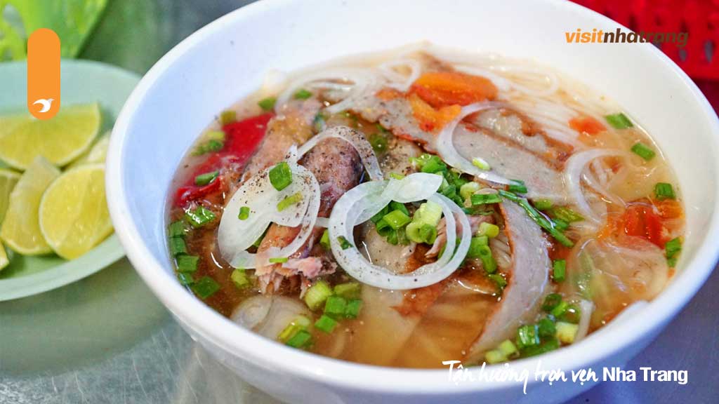 Thưởng thực đặc sản bún cá lá dầm Nha Trang ăn một lần là nhớ mãi