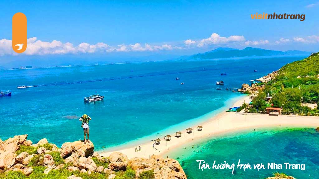 Đảo Yến Nha Trang là hòn đảo độc đáo nổi tiếng với các hang chim yến tuyệt đẹp