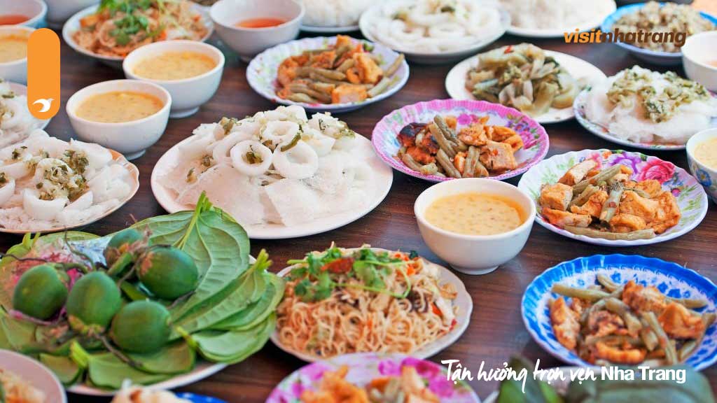 Thưởng thức nhiều đặc sắc ẩm thức khi đi tour chùa Long Sơn Nha Trang