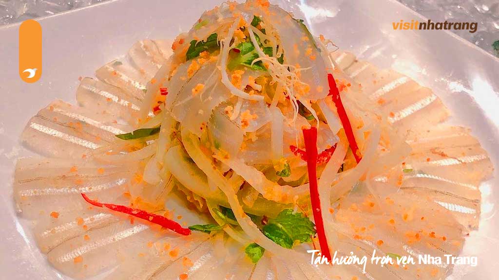 Thưởng thức món ăn đặc sản gỏi cá mai dân dã mát lành đất biển Nha Trang 