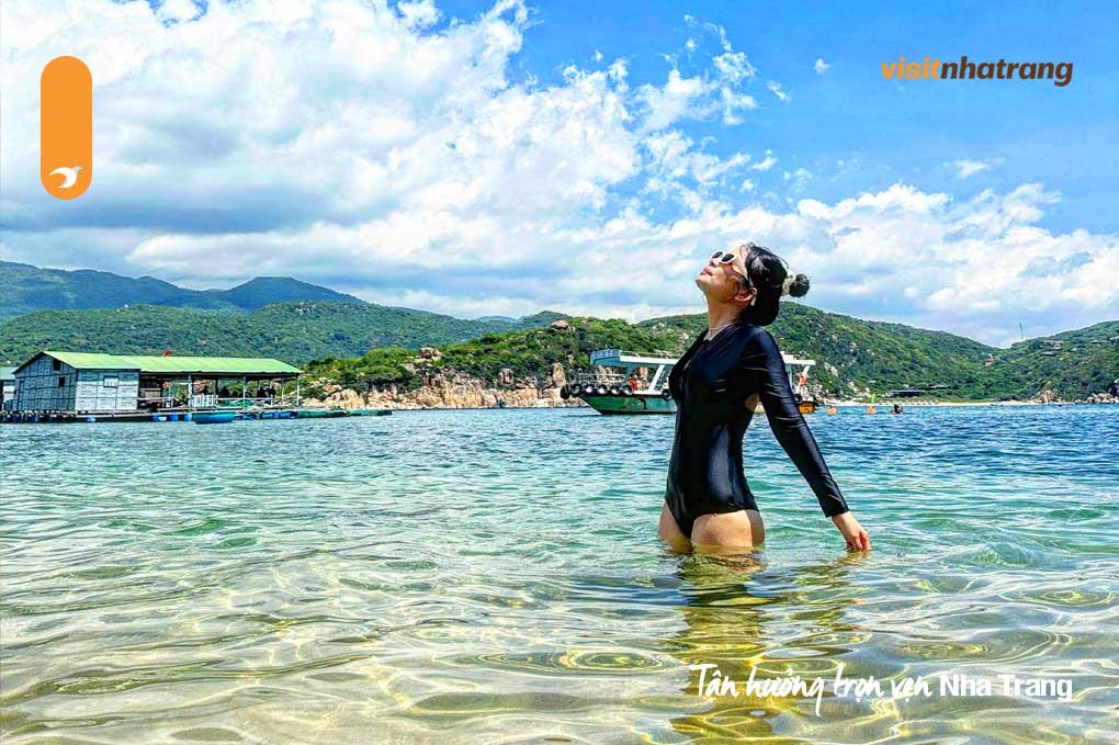 Trải nghiệm tắm biển là một lựa chọn tuyệt vời cho kỳ nghỉ dưỡng trọn vẹn tại Vĩnh Hy