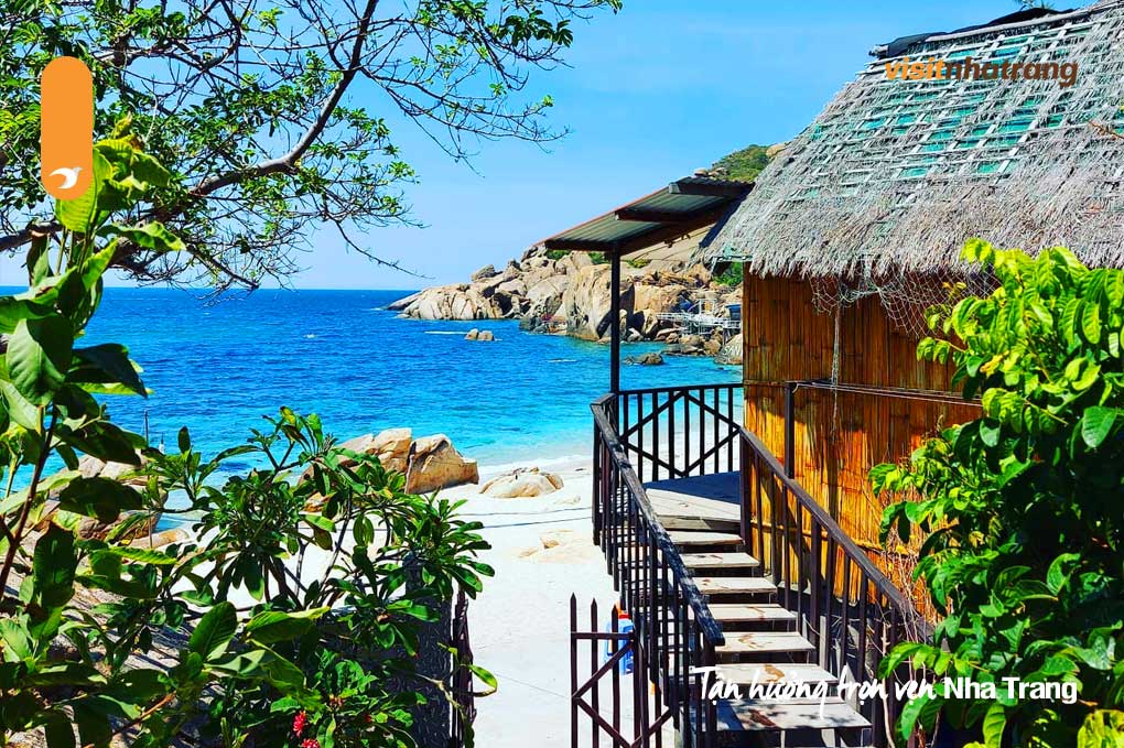 Khu nhà gỗ view biển bãi Nồm là một điểm đến lý tưởng nhất trong tour Bình Ba Nha Trang