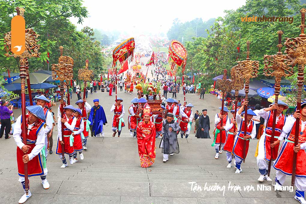 Lễ hội Đền Hùng diễn ra tại tỉnh Phú Thọ và có ý nghĩa tôn vinh văn hóa truyền thống