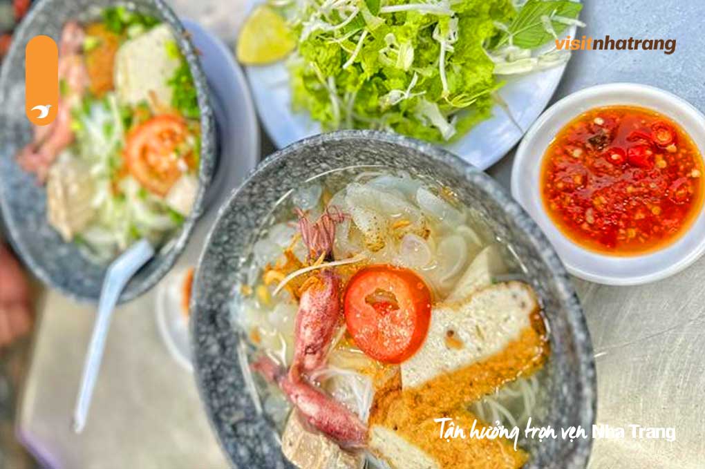 Yersin xứng đáng là điểm đến lý tưởng để bạn thưởng thức món bún sứa Nha Trang