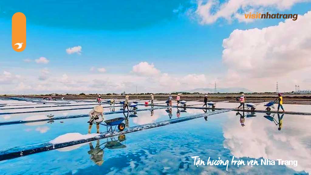 Thời điểm tốt nhất để tham quan ruộng muối Hòn Khói Nha Trang là từ giữa tháng 3 đến cuối tháng 6