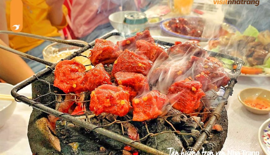 Cùng Visit Nha Trang thưởng thức cơn sốt ẩm thực với món bò nướng Lạc Cảnh
