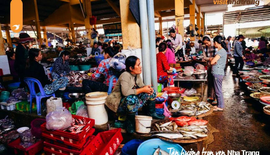 Đi Nha Trang mà chưa "phá đảo" chợ hải sản thì coi như chưa đi du lịch!