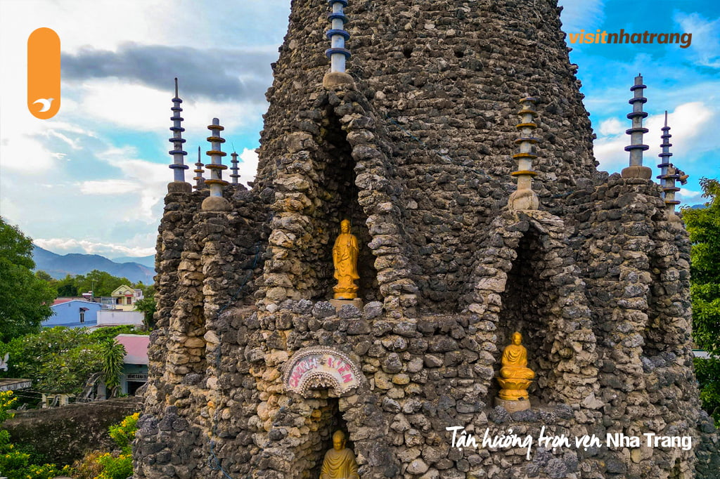 Khám phá ngôi chùa Từ Vân làm bằng vỏ ốc nổi tiếng ở Nha Trang Khánh Hòa