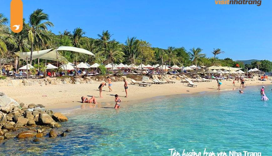 Cùng Visit Nha Trang lặn ngắm san hô tắm biển cực đã tại Hòn Mun nhé!