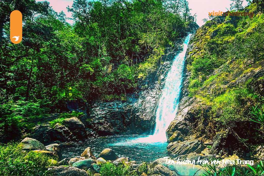 Cùng Visit Nha Trang khám phá dòng thác Tà Gụ kỳ vĩ này nhé!
