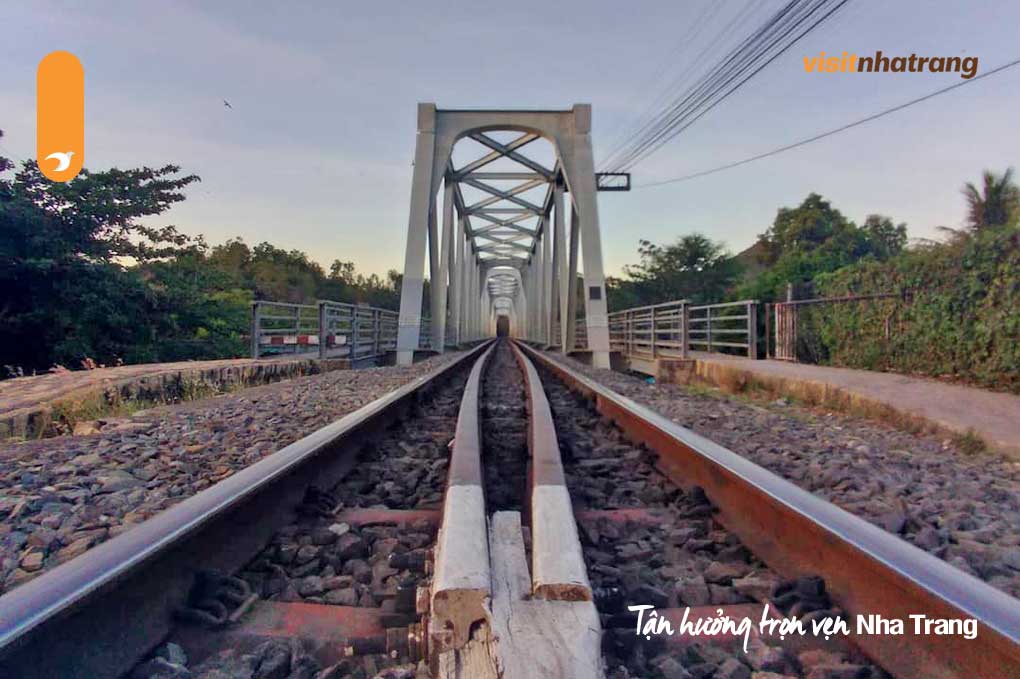 Cầu sắt Nha Trang được xây dựng từ thế kỷ trước