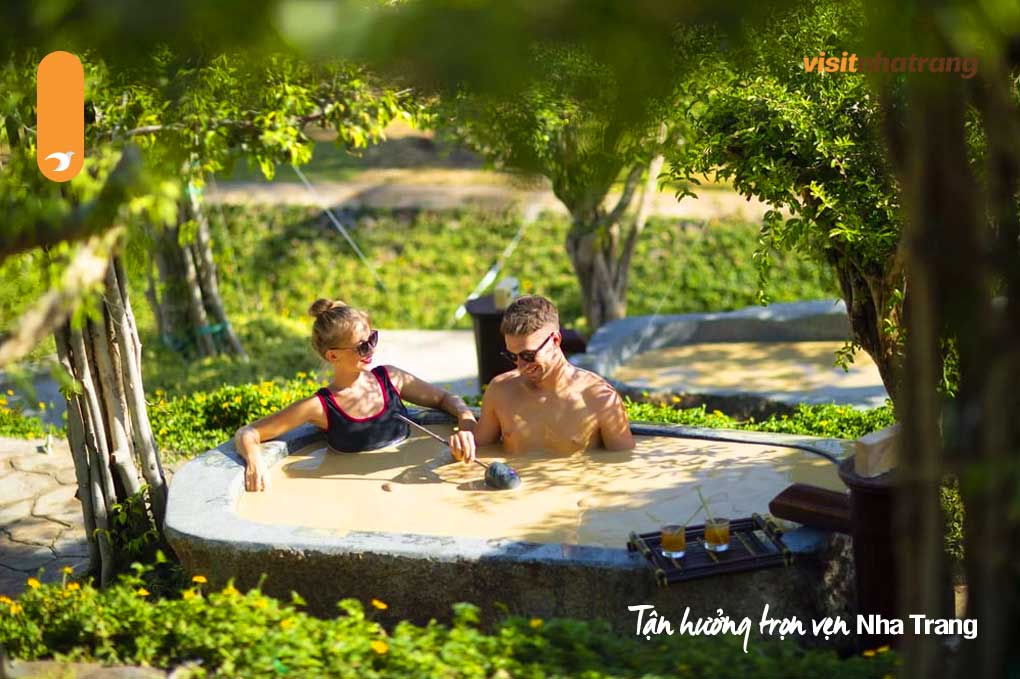 Giá vé tắm bùn Hòn Tằm Nha Trang khá đa dạng cho du khách lựa chọn