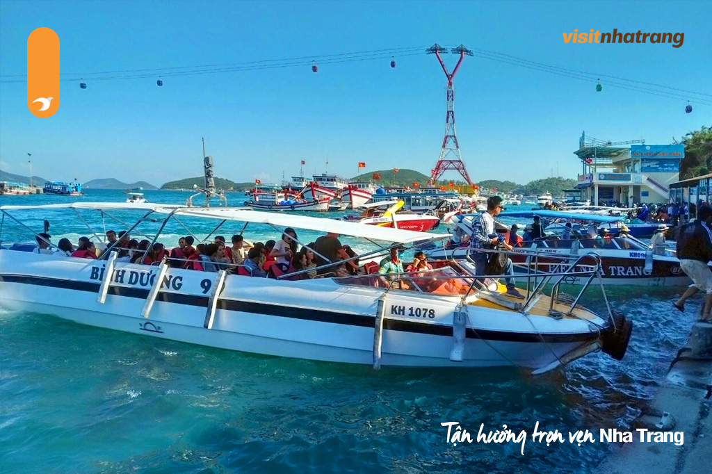 Hãy cùng Visitnhatrang khám phá những hòn đảo xinh đẹp, hoang sơ và đầy mê hoặc từ cảng cầu đá Nha Trang!