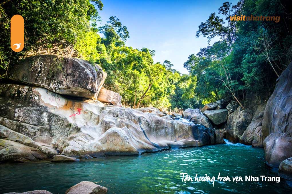 Thôn Vạn Thuận, xã Ninh Ích, thị xã Ninh Hòa, tỉnh Khánh Hòa