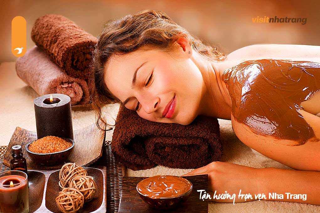 Coconut Massage Nha Trang sử dụng hoàn toàn dầu dừa nguyên chất trong các liệu trình massage