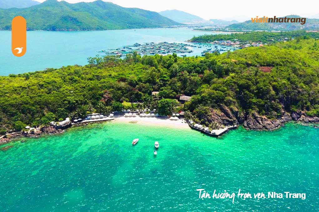 Mini Beach như một tiểu resort thu nhỏ giữa vịnh biển Nha Trang