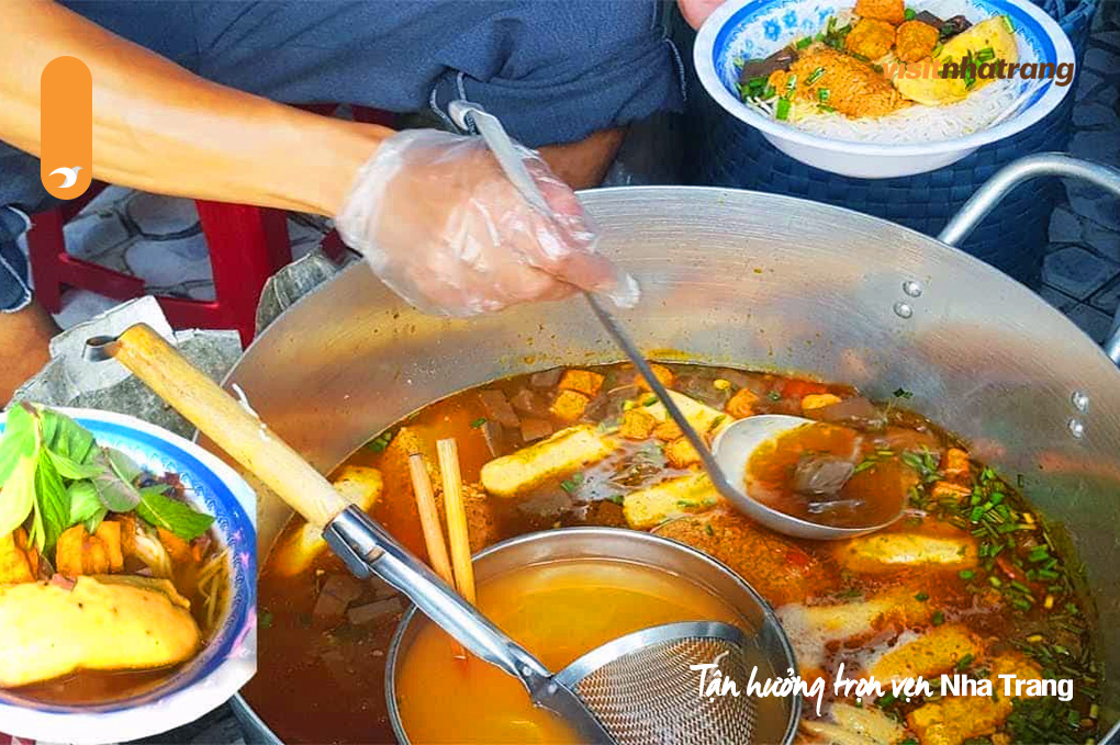 Bún riêu cô Nguyên