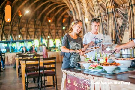 Bảng giá vé buffet tại Hòn Tằm chi tiết và mới nhất 2025