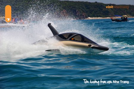 Tàu lặn Seabreacher khám phá Hòn Tằm theo cách độc đáo